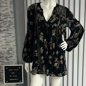 Dress - Free People Dress floral tunic beautiful floral print and eyelet EUC